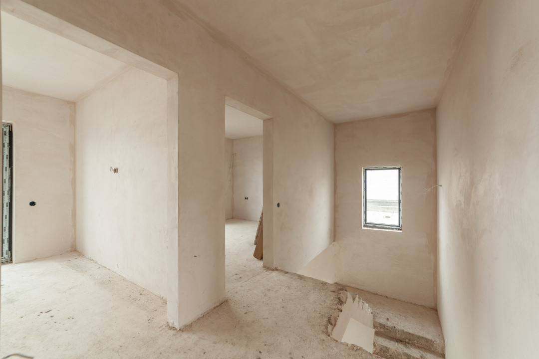 Casă cu 4 camere în Micești la 10 min de Pitesti si 5 min de Mioveni-Arges!