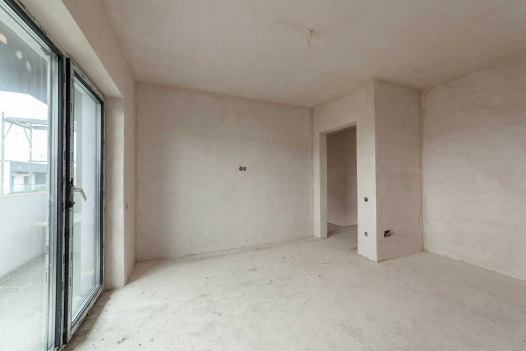 Casă cu 4 camere în Micești la 10 min de Pitesti si 5 min de Mioveni-Arges!