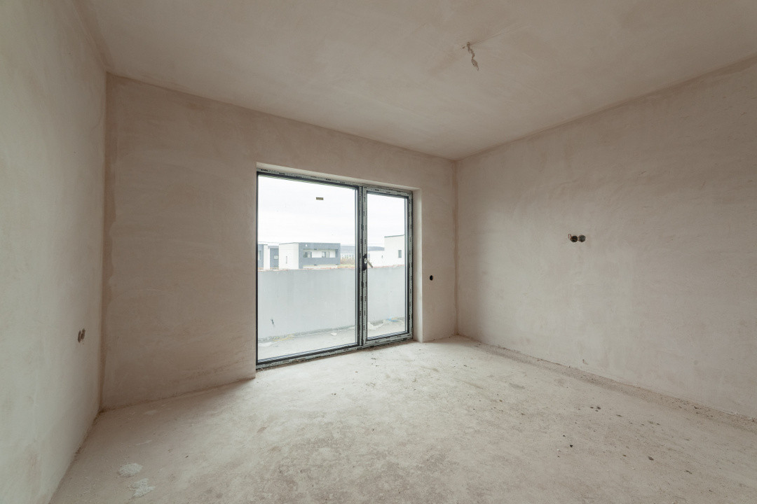 Casă cu 4 camere în Micești la 10 min de Pitesti si 5 min de Mioveni-Arges!