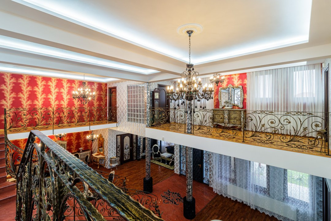 Casa impresionanta - Curte generoasa si Piscina - Otopeni!