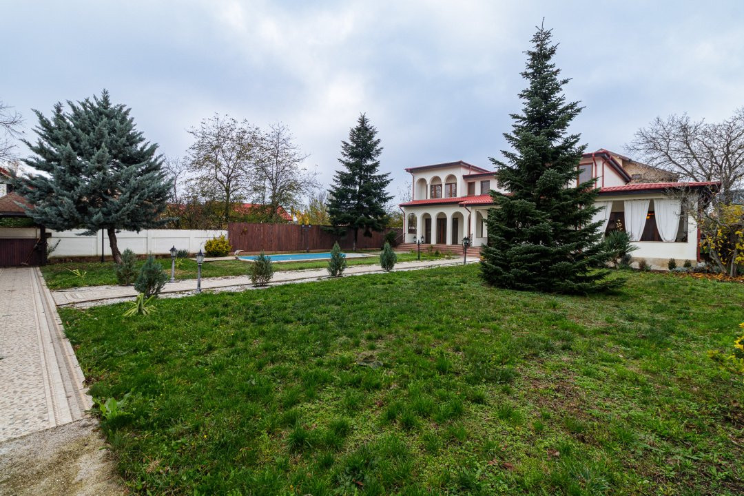 Casa impresionanta - Curte generoasa si Piscina - Otopeni!