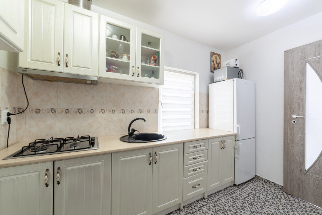 Casa de vanzare 20 km de Pitesti in Com. Malureni-Bunesti- Jud. Arges!