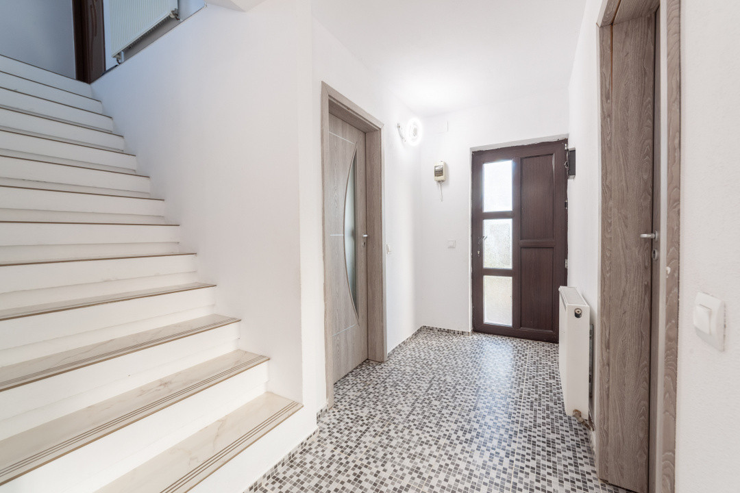 Casa de vanzare 20 km de Pitesti in Com. Malureni-Bunesti- Jud. Arges!