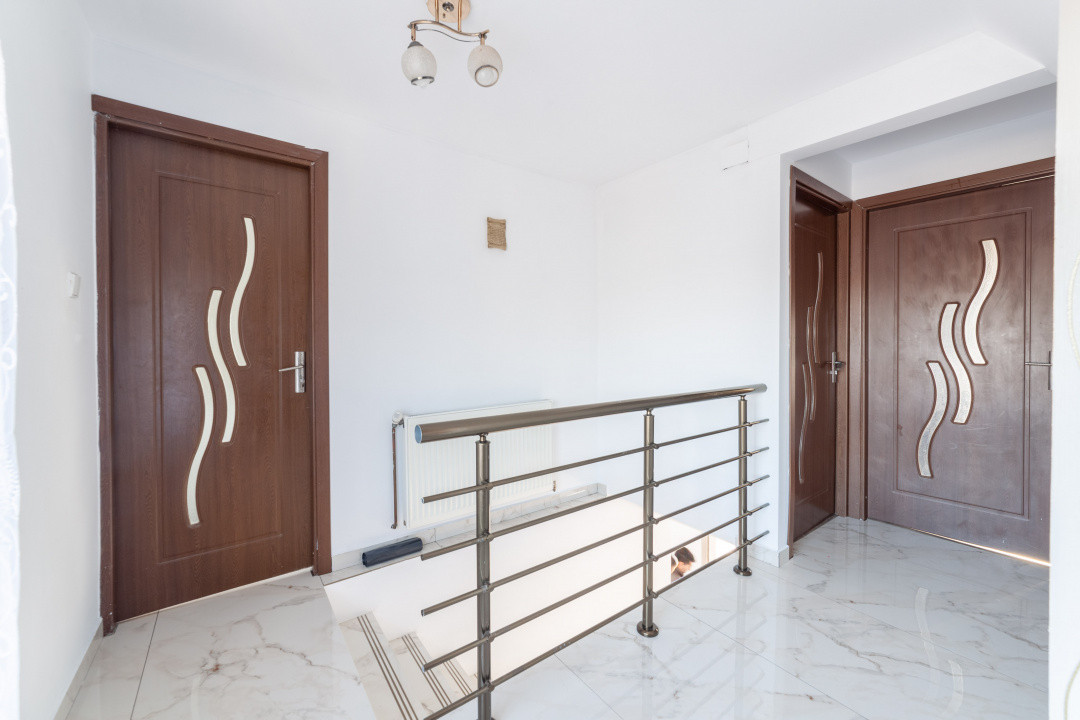 Casa de vanzare 20 km de Pitesti in Com. Malureni-Bunesti- Jud. Arges!