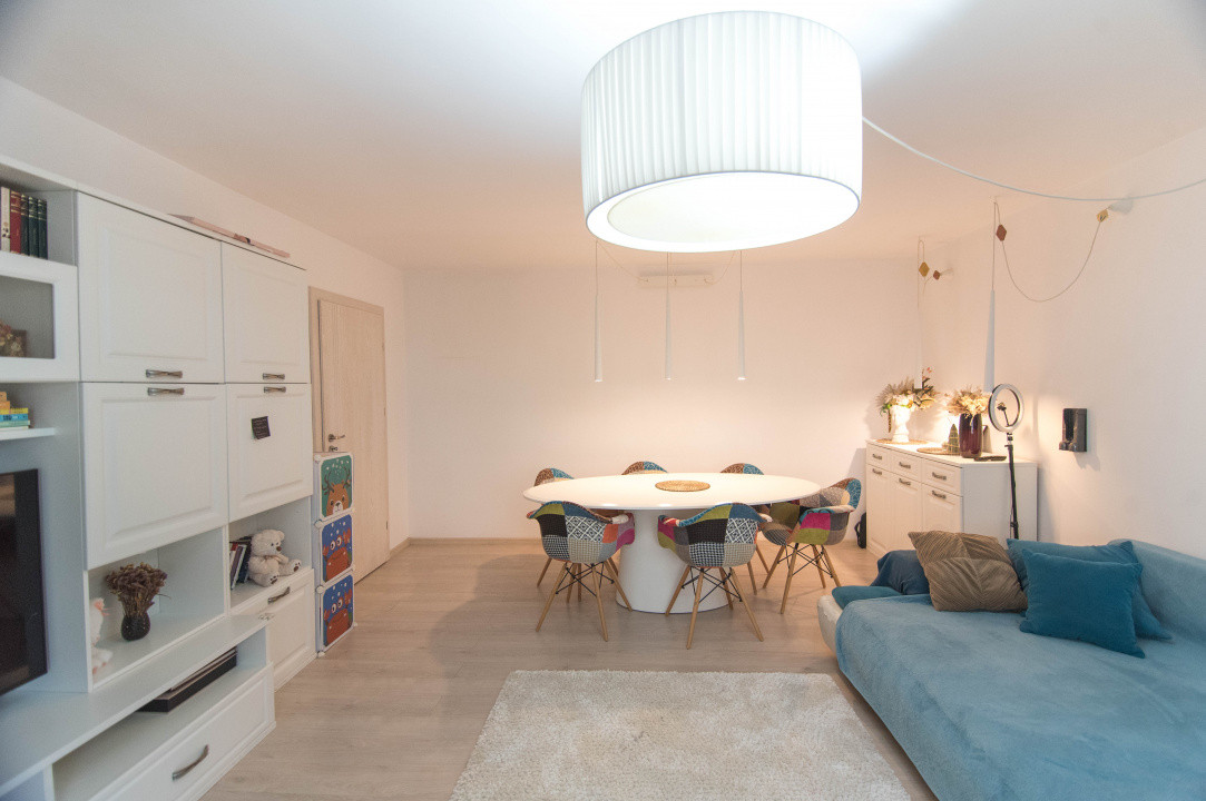 Apartament cochet cu 3 camere Ultracentral Pitesti, mobilat si utilat, Etaj 3/4