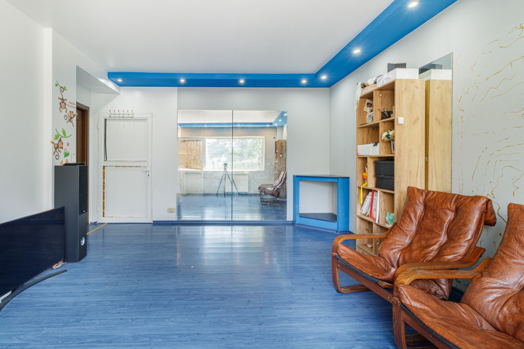 Casa cu curte | Cladire pentru activitati comerciale si servicii 