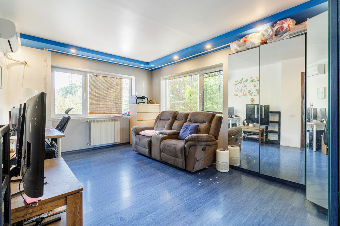 Casa cu curte | Cladire pentru activitati comerciale si servicii 