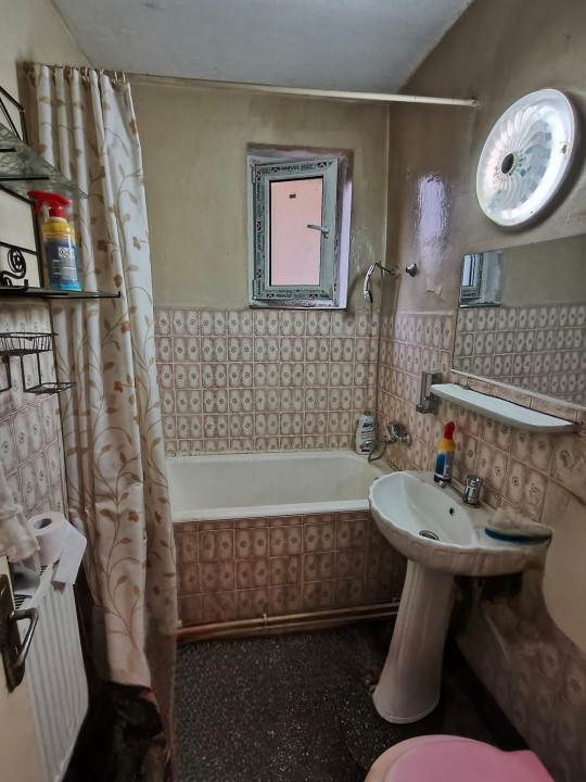 Apartament 2 camere,2 balcoane,  etaj 2, Str. Brândușei, Targu Jiu