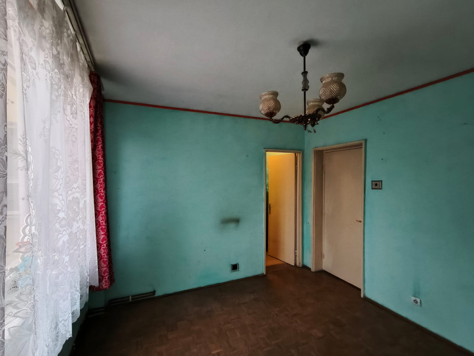 Apartament 2 camere,2 balcoane,  etaj 2, Str. Brândușei, Targu Jiu