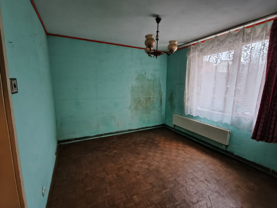 Apartament 2 camere,2 balcoane,  etaj 2, Str. Brândușei, Targu Jiu