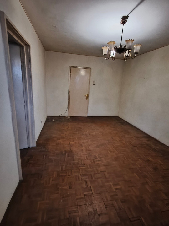 Apartament 2 camere,2 balcoane,  etaj 2, Str. Brândușei, Targu Jiu