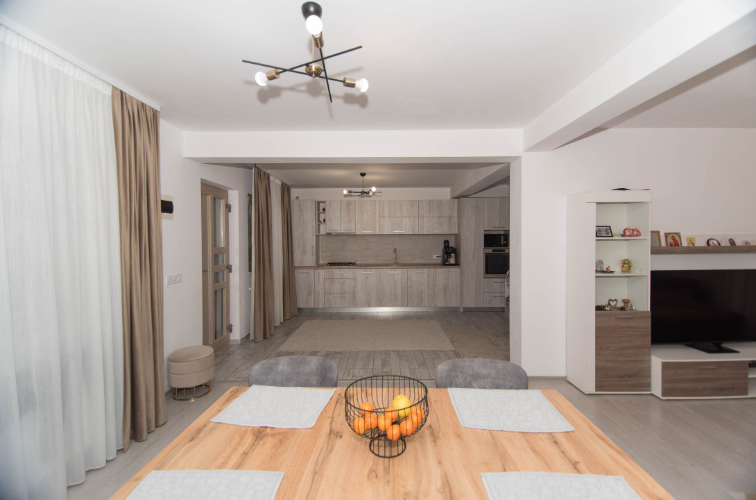 Casa 4 camere langa padure - mobilata si utilata complet - 