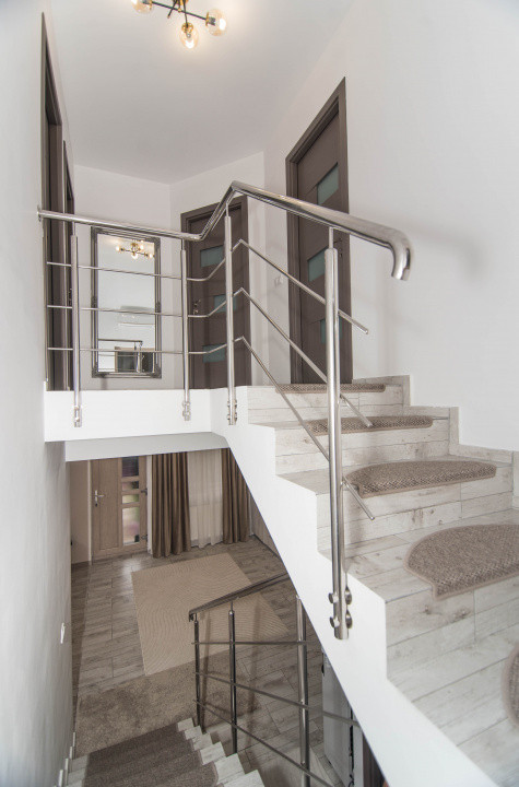 Casa 4 camere langa padure - mobilata si utilata complet -