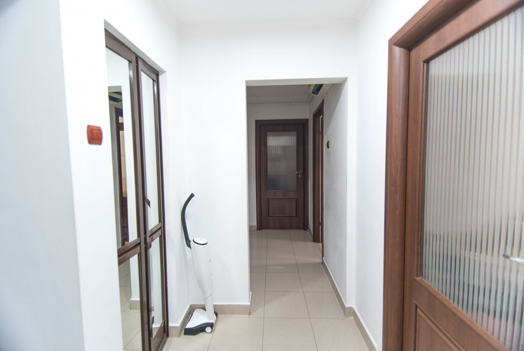 Apartament 4 camere - Nord - Impecabil - foarte spatios 85 MP