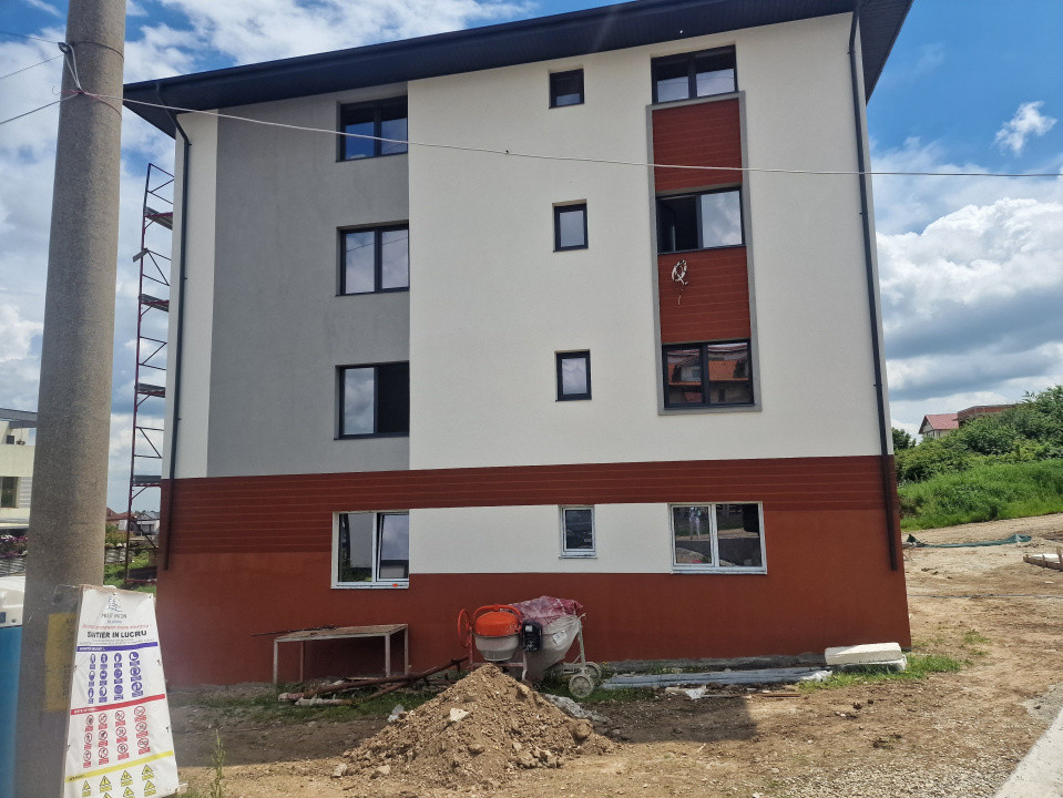 Apartament 3 camere, str Primăverii!