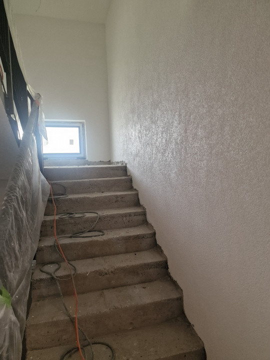 Apartament 3 camere, str Primăverii!