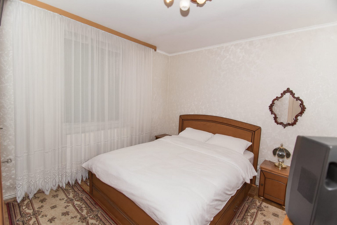 Apartament 3 camere Calea Bucuresti Etaj 1, Pitesti