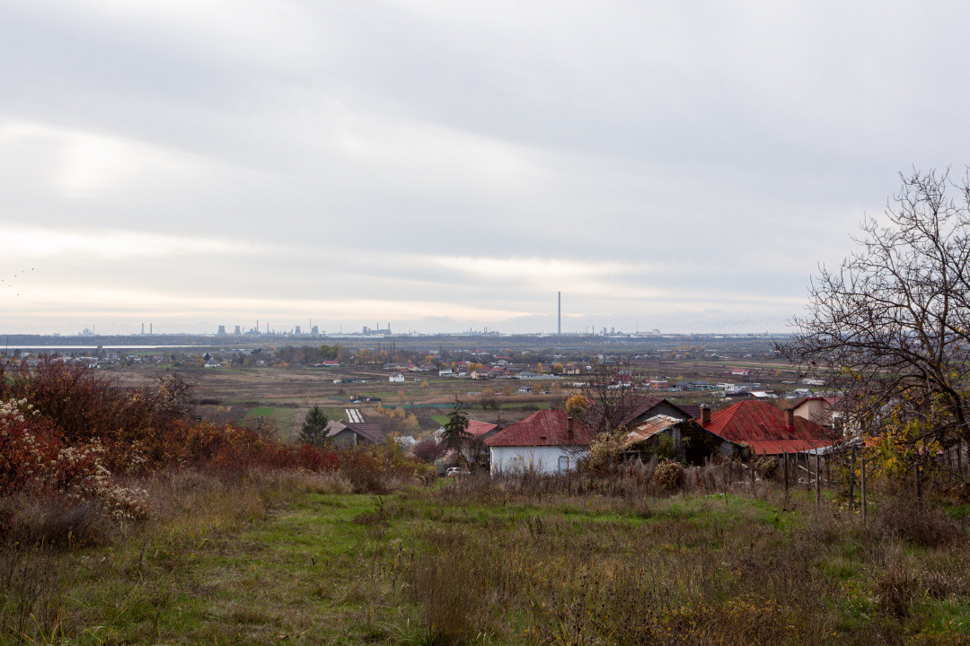 Casa la tara cu teren generos in zona Calinesti-Ciocanesti -Jud. Arges!
