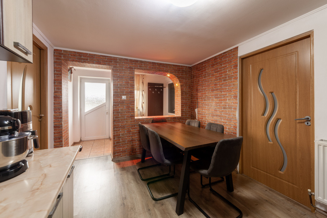 2 case individuale in Com. Titesti sat Bucsenesti-Lotasi- jud Arges!