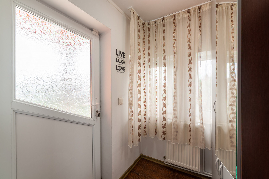 2 case individuale in Com. Titesti sat Bucsenesti-Lotasi- jud Arges!