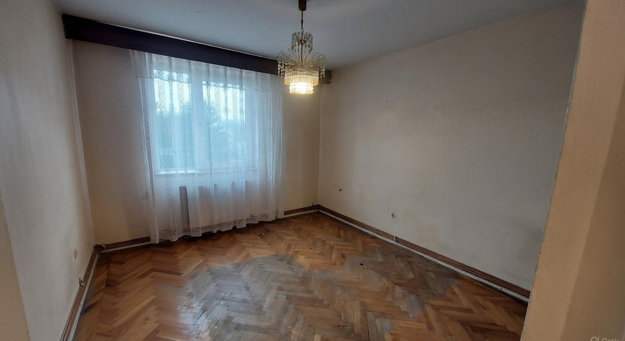 Apartament 3 camere la cativa pasi de centru Pitesti