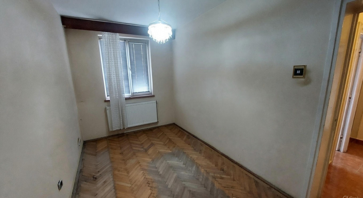 Apartament 3 camere la cativa pasi de centru Pitesti