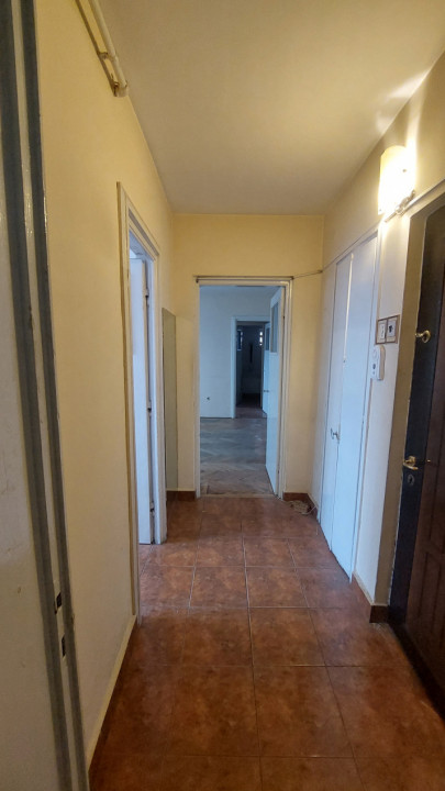 Apartament 3 camere la cativa pasi de centru Pitesti
