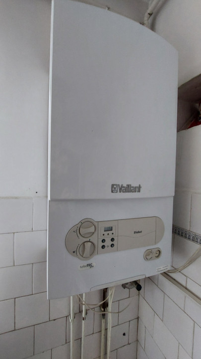 Apartament 3 camere la cativa pasi de centru Pitesti