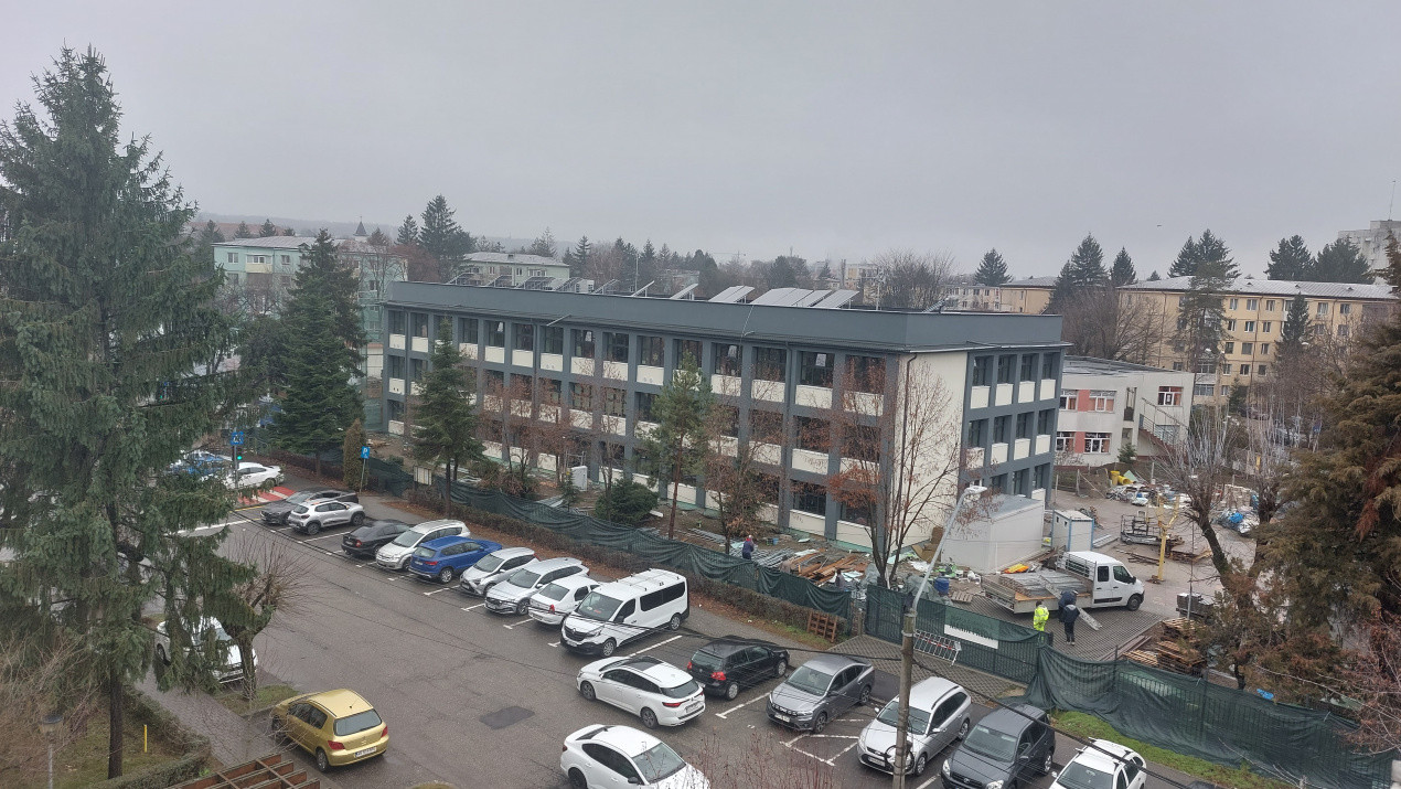 Apartament 3 camere la cativa pasi de centru Pitesti