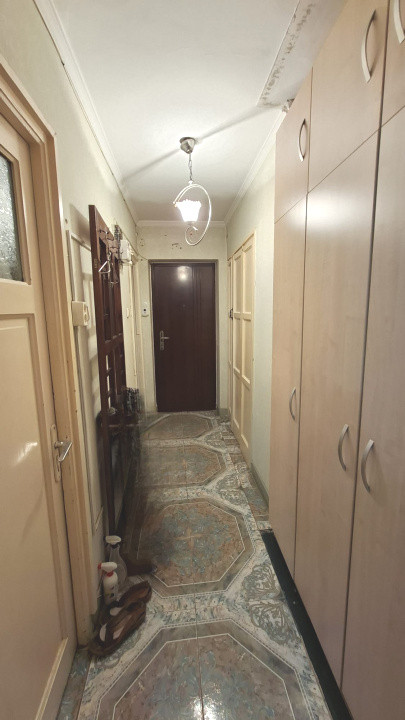 Garsoniera Ultracentrala Grivitei , Etaj 1