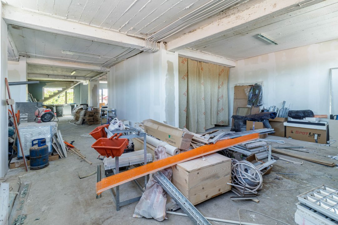 Hala / Spatiu Productie / Rezidential - Vedere catre lac