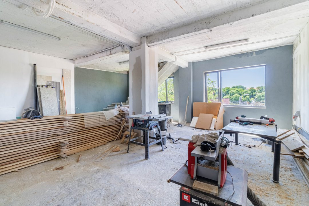 Hala / Spatiu Productie / Rezidential - Vedere catre lac