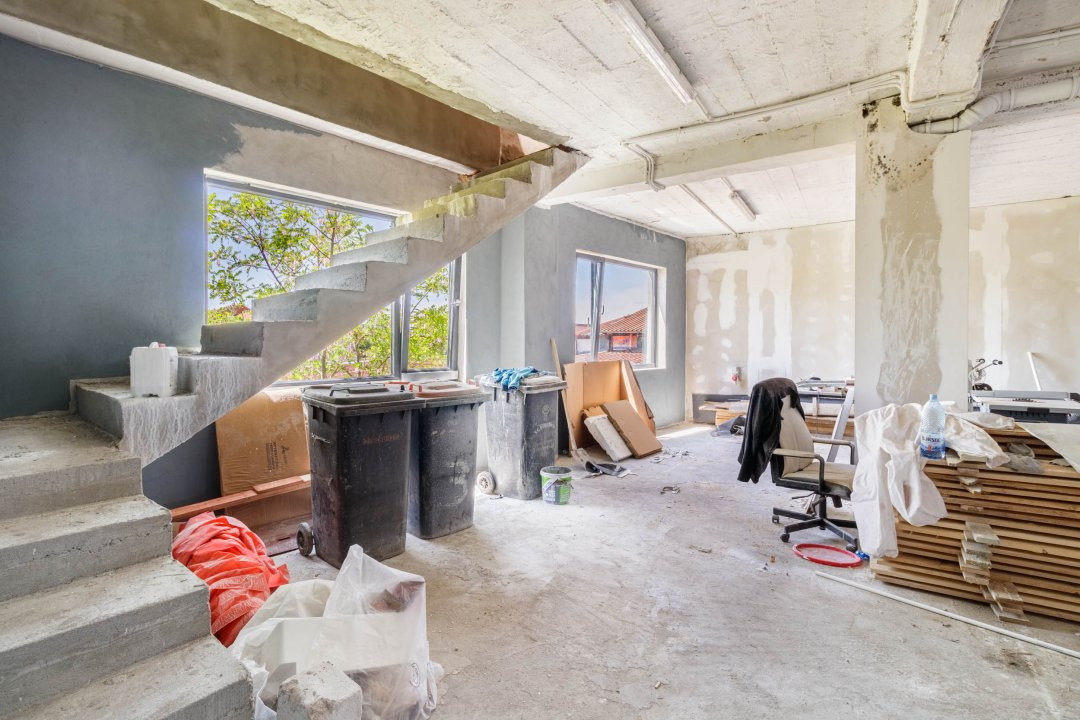 Hala / Spatiu Productie / Rezidential - Vedere catre lac