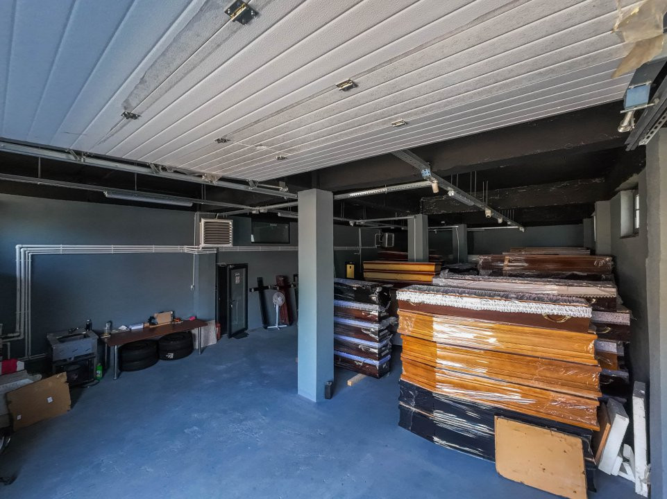 Hala / Spatiu Productie / Rezidential - Vedere catre lac