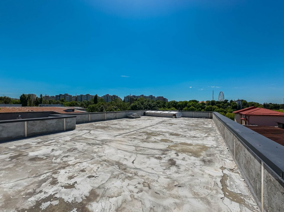 Hala / Spatiu Productie / Rezidential - Vedere catre lac