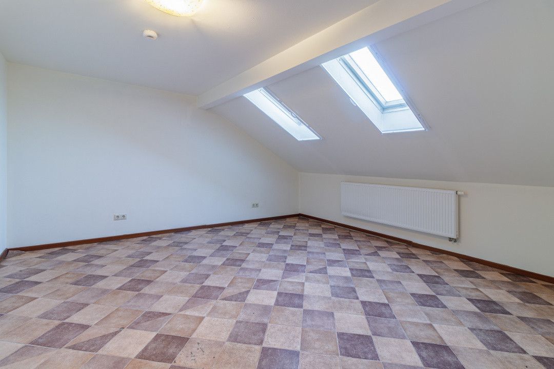 Apartament spațios în vilă – 217 mp utili, Tunari!