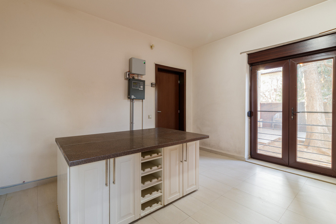 Apartament spațios în vilă – 217 mp utili, Tunari!