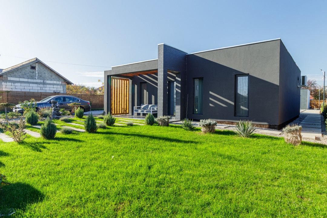 Casă superbă pe parter cu piscină, foișor și 1.000 mp teren – Dascălu!