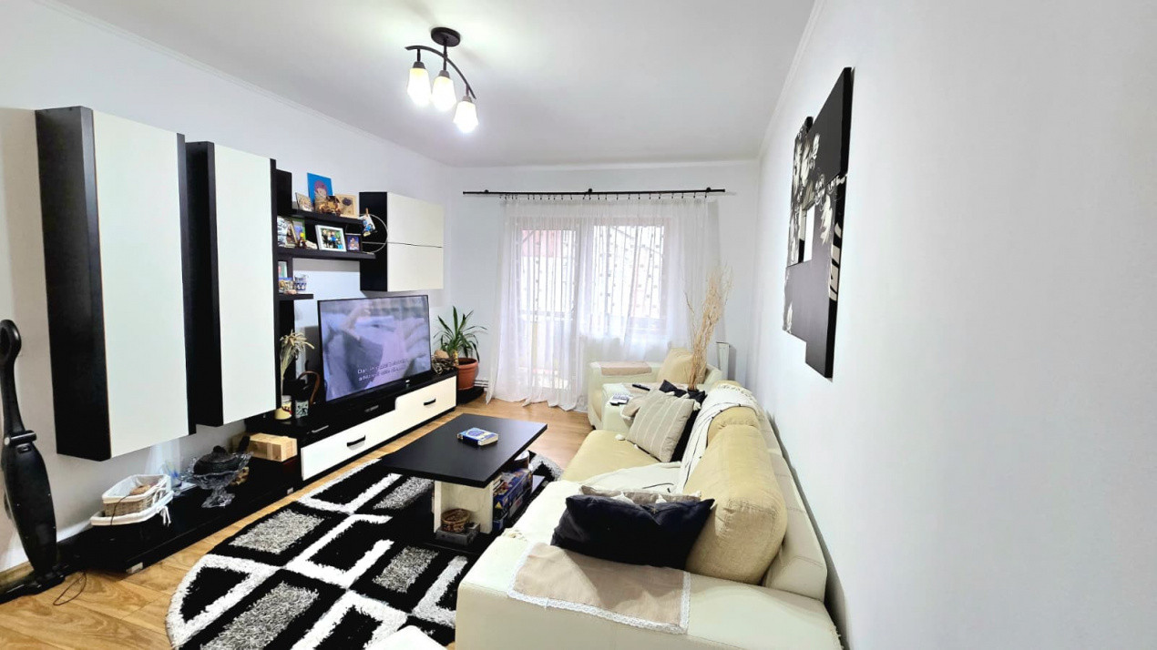 Apartament cu 4 camere – Micro 17, Str. Păuleștiului, Satu Mare