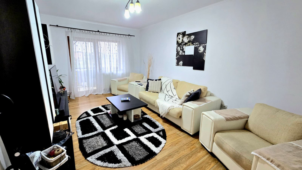 Apartament cu 4 camere – Micro 17, Str. Păuleștiului, Satu Mare