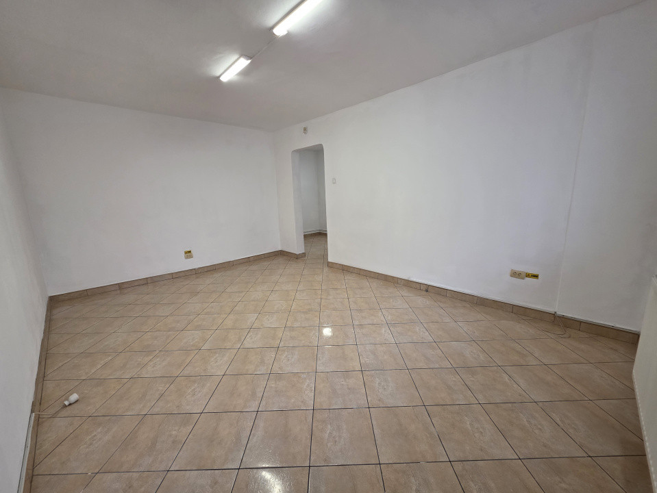 Spatiu Comercial 50 mp, Trafic Intens Auto si Pietonal, Vad Comercial