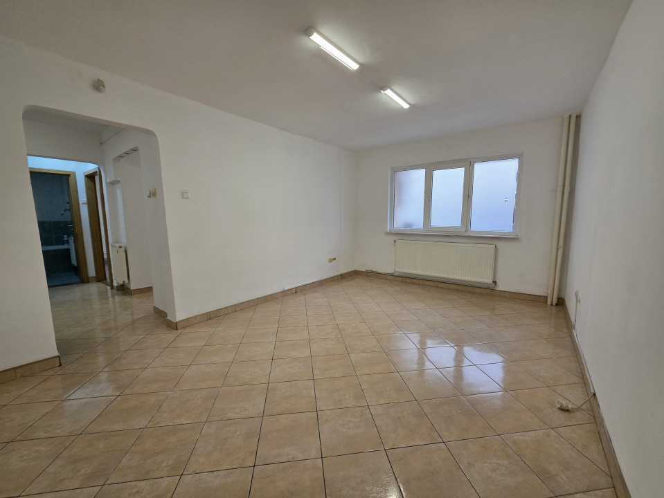 Spatiu Comercial 50 mp, Trafic Intens Auto si Pietonal, Vad Comercial