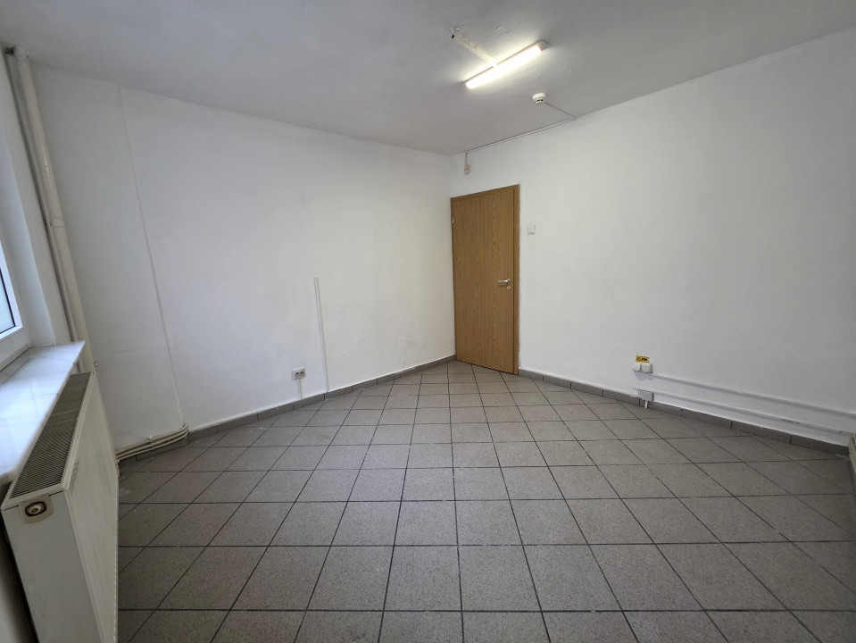 Spatiu Comercial 50 mp, Trafic Intens Auto si Pietonal, Vad Comercial