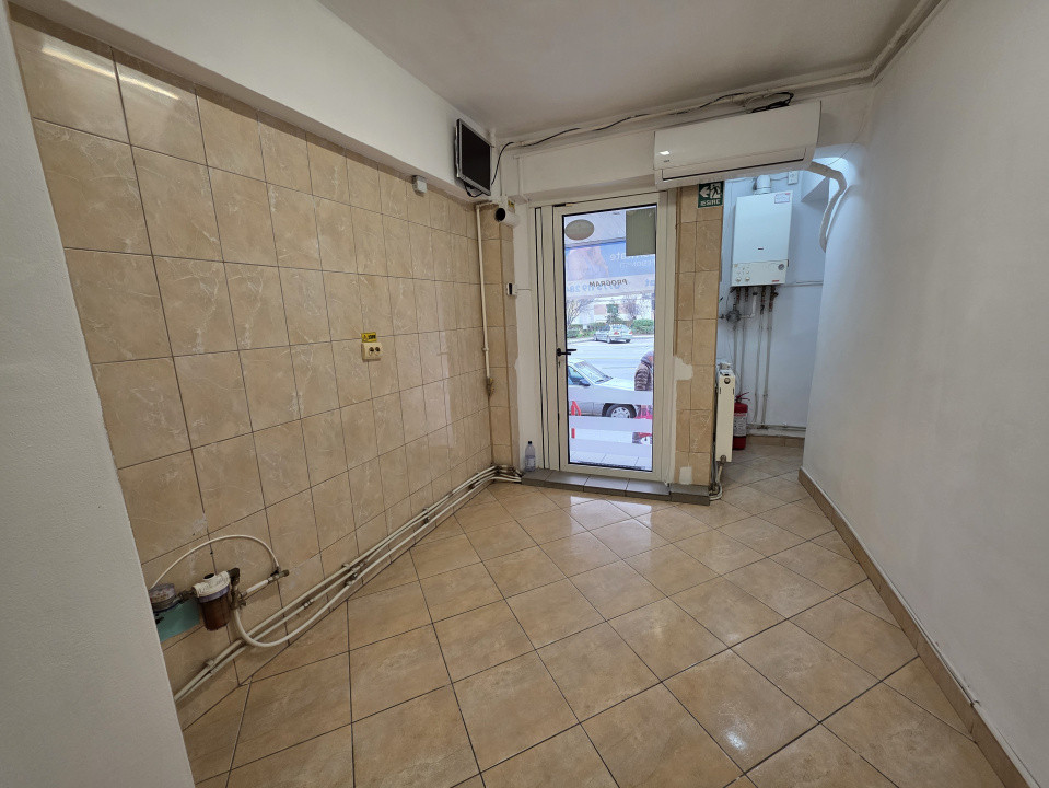 Spatiu Comercial 50 mp, Trafic Intens Auto si Pietonal, Vad Comercial