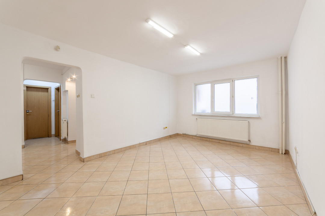 Spatiu Comercial 50 mp, Trafic Intens Auto si Pietonal, Vad Comercial