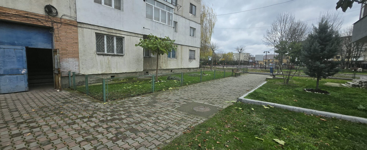 Apartament 3 camere 2 bai si 2 balcoane, Rovinari