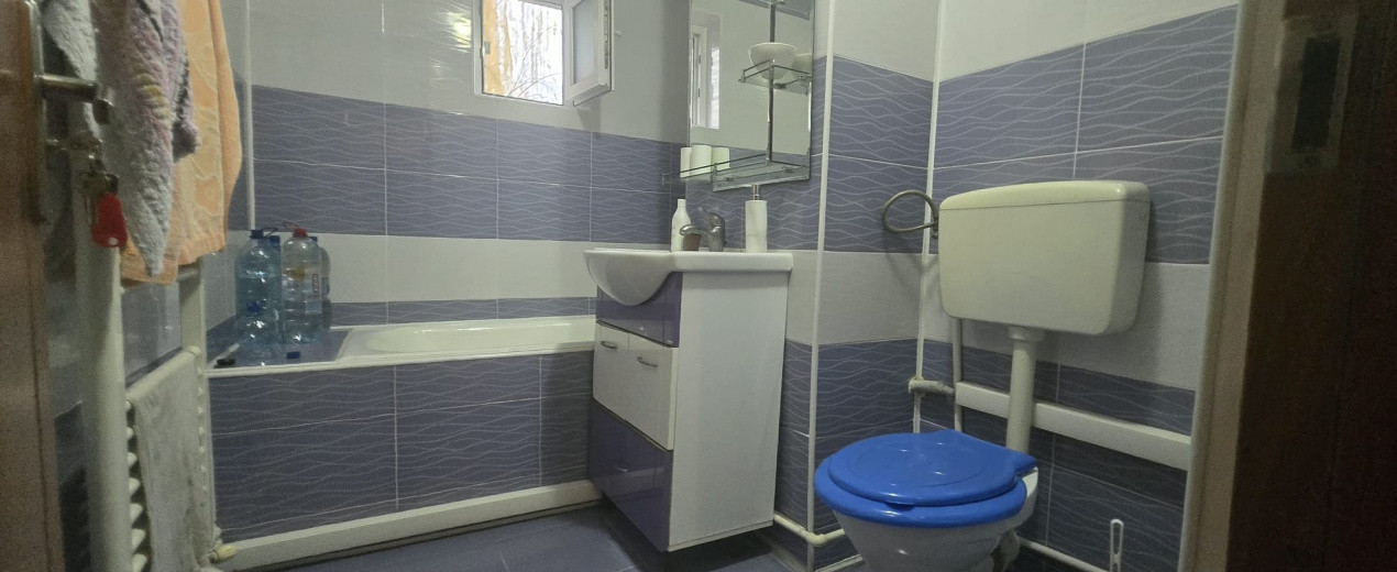 Apartament 3 camere 2 bai si 2 balcoane, Rovinari