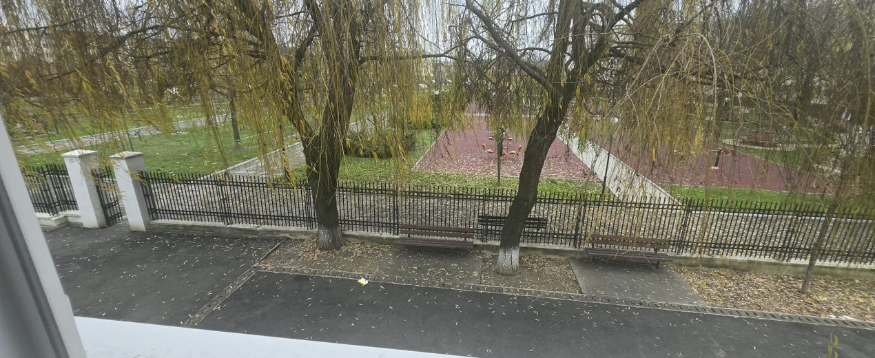 Apartament 3 camere 2 bai si 2 balcoane, Rovinari