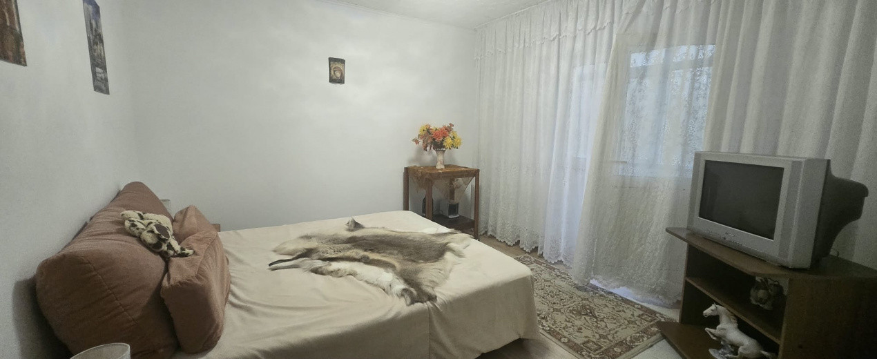 Apartament 3 camere 2 bai si 2 balcoane, Rovinari