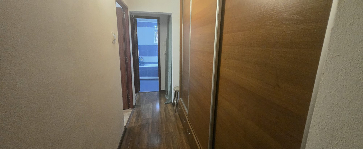 Apartament 3 camere 2 bai si 2 balcoane, Rovinari